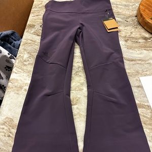 North Face Woman's 10 Windwall snow pants